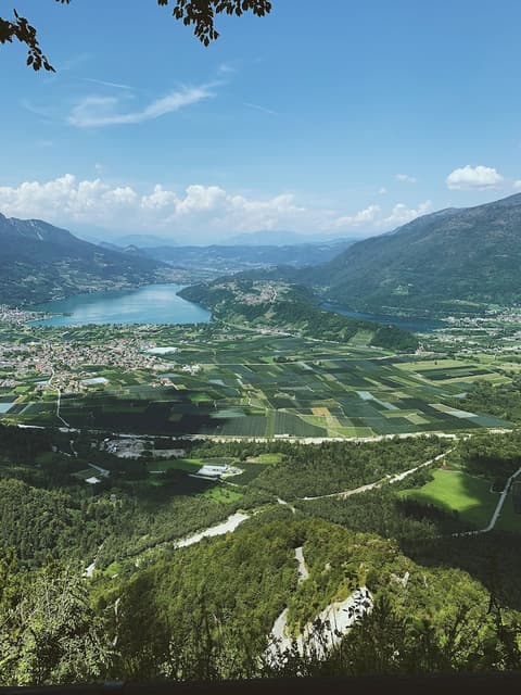 Hotel Du Lac, Hiking