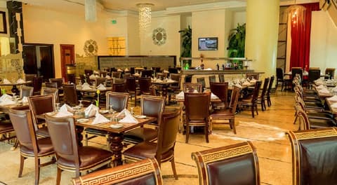 Grand Excelsior Hotel Al Barsha, Breakfast area