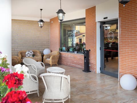 B&B Hotel Pomezia Cortese, Exterior