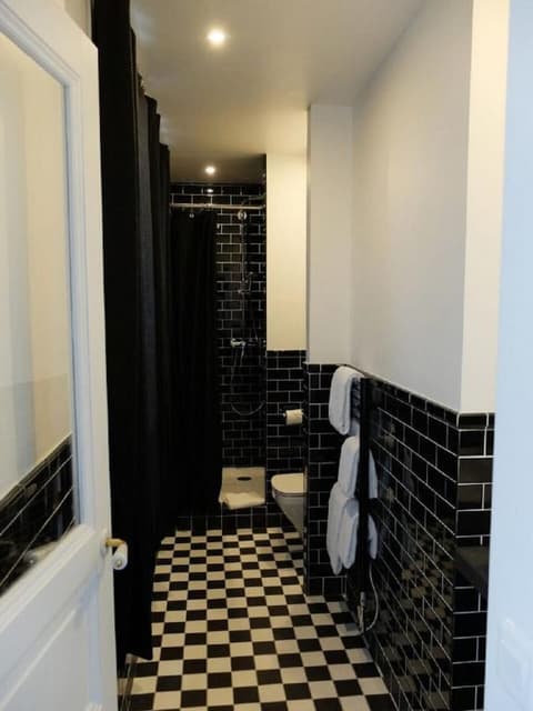 Alba Opera Hotel, Bathroom