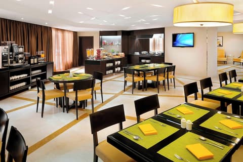 Residence Inn by Marriott Manama Juffair, Breakfast meal