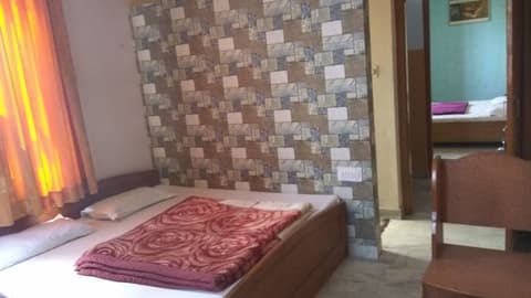 Hotel Ganga Kripa, Room