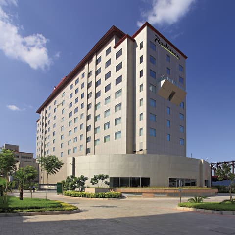 Radisson Gurugram Udyog Vihar, Front of property