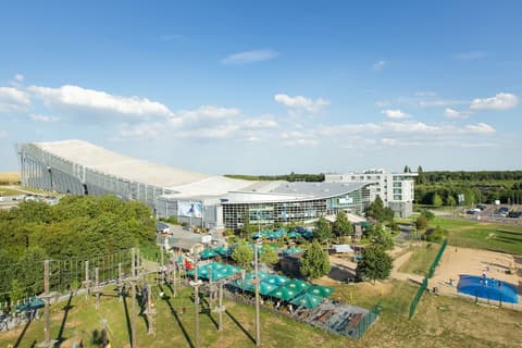 Hotel Fire & Ice, Exterior