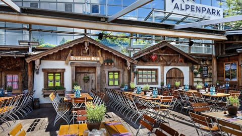 Hotel Fire & Ice, Restaurant