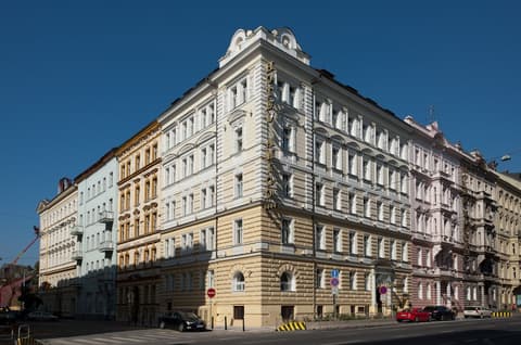 Alqush Downtown Hotel, Front of property