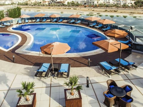 Novotel Abu Dhabi Gate, Pool