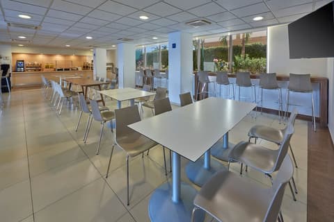 City Express by Marriott Manzanillo, Breakfast meal