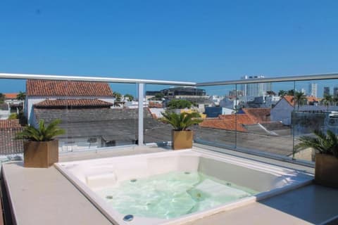 Cartagena Royal Hotel Boutique, Outdoor spa tub