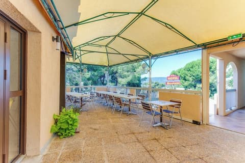 Sure Hotel by Best Western Mougins Belvedere, Terrace/patio