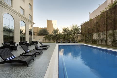 Concorde Hotel Doha, Outdoor pool