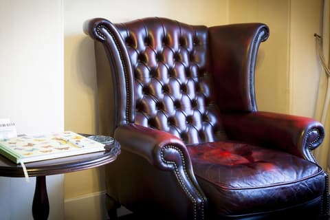 The Camberley, Interior entrance