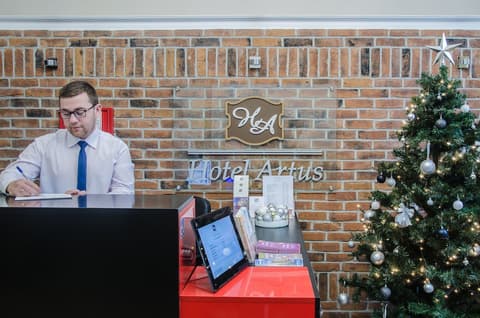 Hotel Artus, Reception