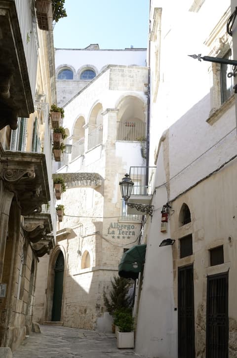 Hotel La Terra, Front of property