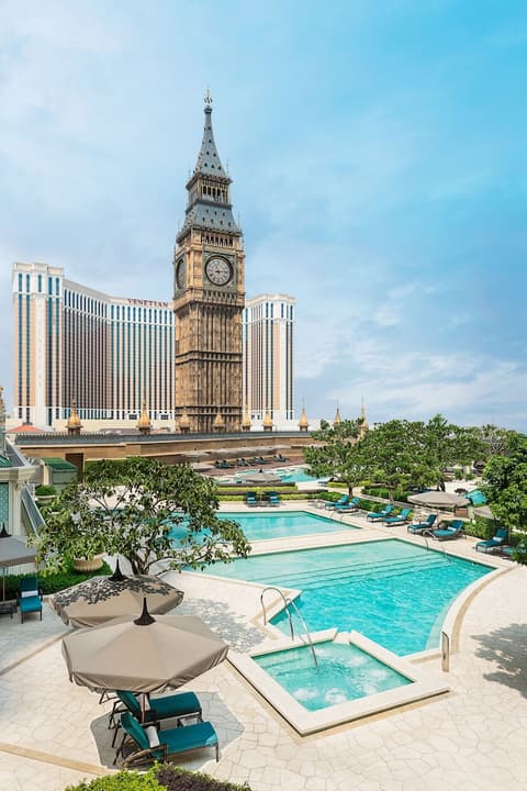 Conrad Macao, Pool