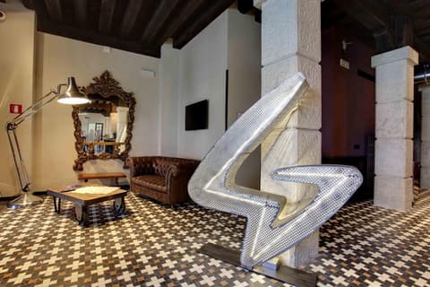 Generator Venice, Lobby