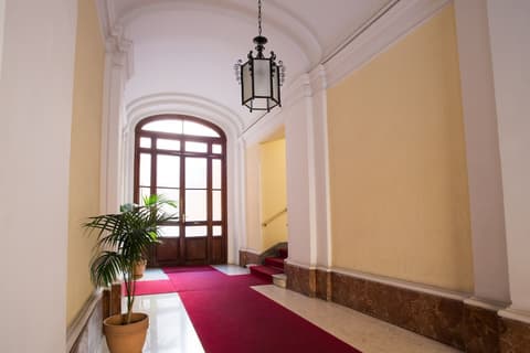 Domus RomAntica, Interior entrance