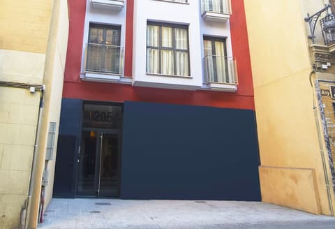 Gran de Gràcia Apartments, Interior entrance