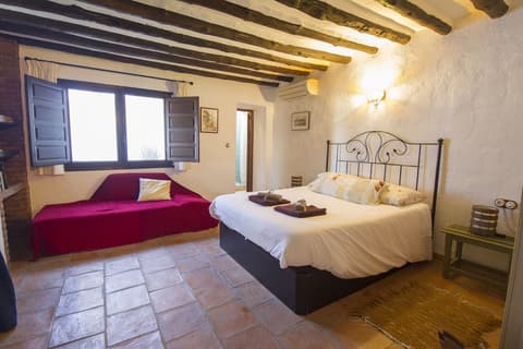 Alqueria de los Lentos, Room