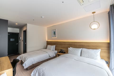 Hotel The Grang Jungmun, Room