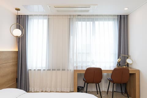 Hotel The Grang Jungmun, Room