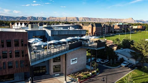 Hotel Maverick, Room