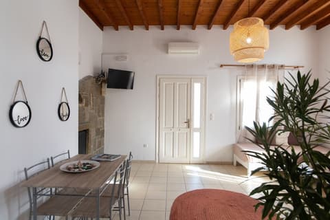 Dimelal Mikonos Downtown Apartments, Room