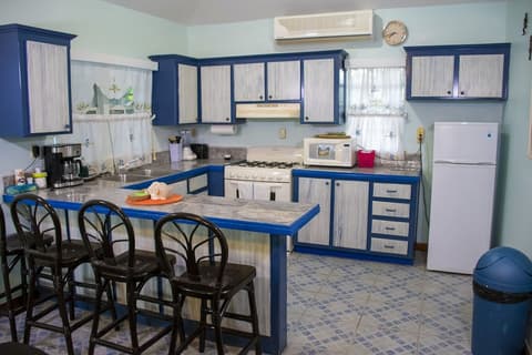 Easy Living Apartments, Private kitchen