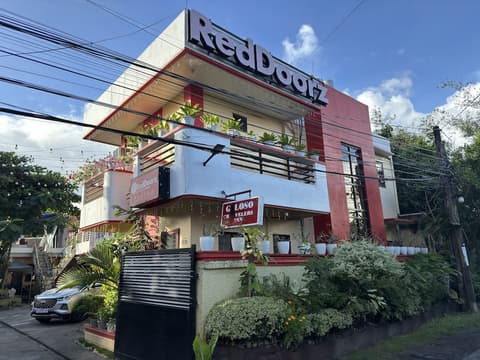 RedDoorz near Mariners Legazpi, Front of property