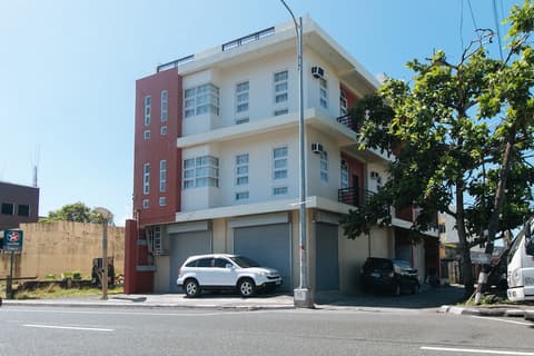 RedDoorz @ Golite Washington - Hostel, Exterior