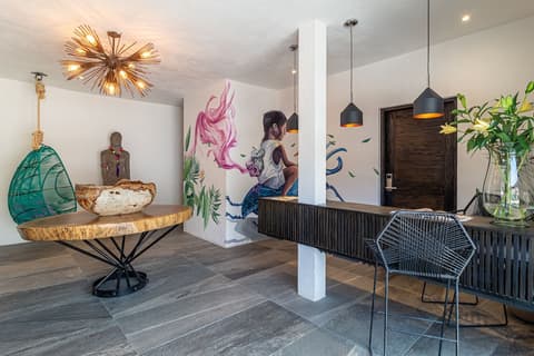 Cuale Condo Retreats, Lobby