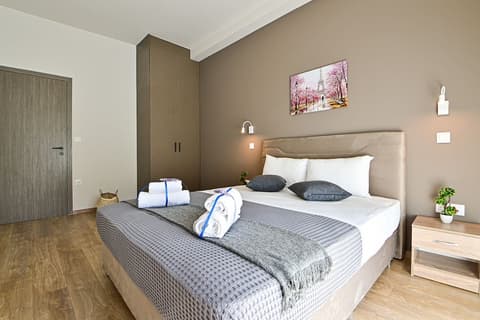 Thisean Modern Suites by Athens Stay, Room