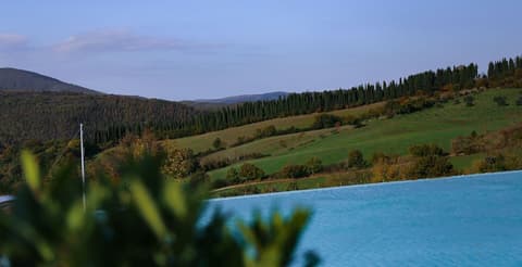 Agri Resort & Spa Le Colline del Paradiso, Infinity pool