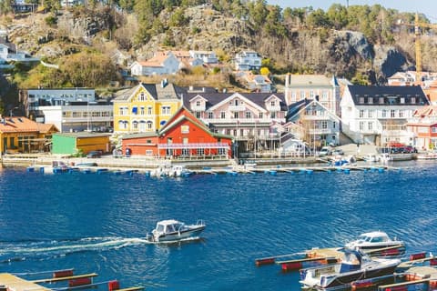 Victoria Hotel, Lake