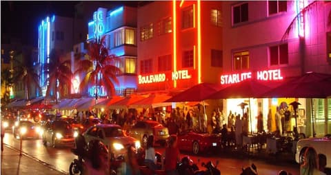 Bposhtels Hollywood Florida - Hostel, Nightclub