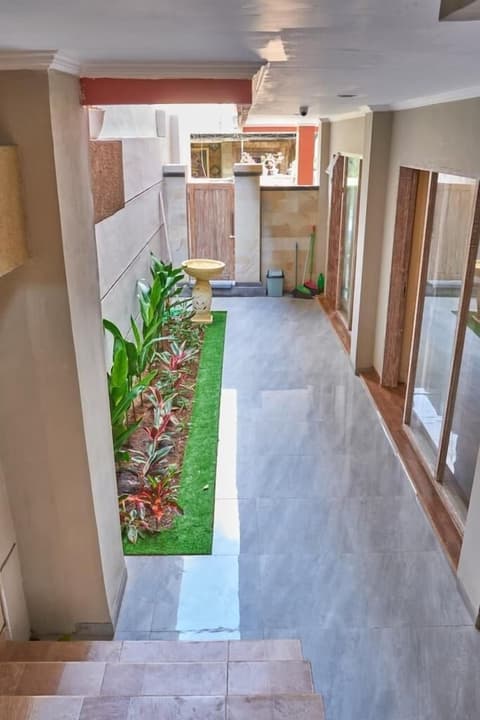 Jimbaran 5 Guesthouse, Interior entrance