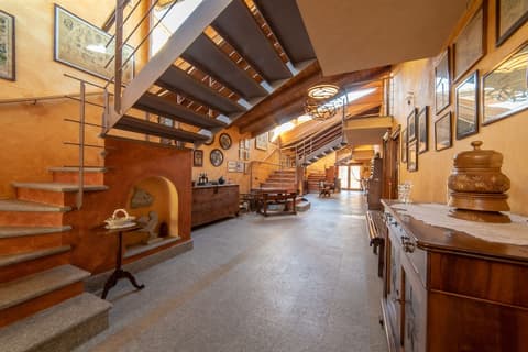 Wine-Farm La Source, Interior entrance