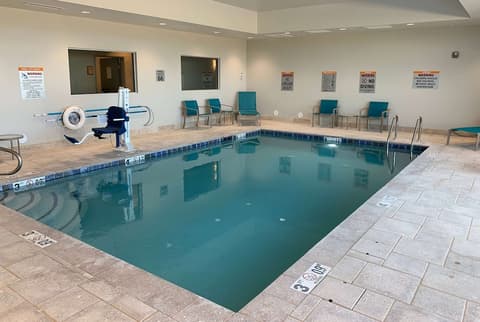 La Quinta Inn & Suites by Wyndham Holbrook Petrified Forest, Indoor pool