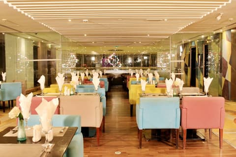 The Leela Hotel Deira, Breakfast area