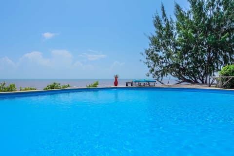 Saadani Safari Lodge - bush, river, beach, Outdoor pool