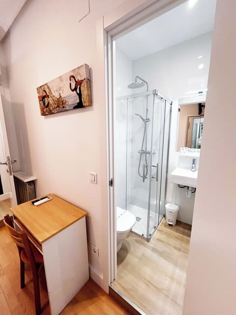 Pensión Régil, Room