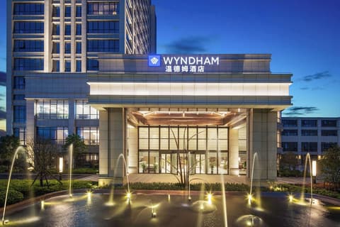 Wyndham Shanghai Pudong, Exterior