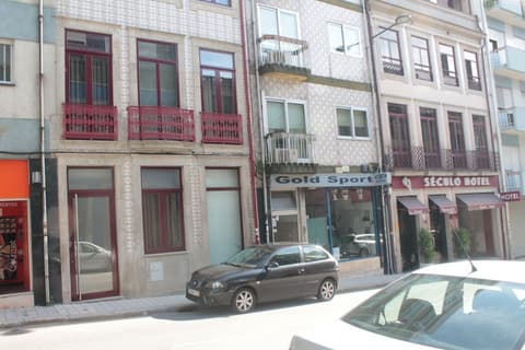 Seculo Soft, Front of property