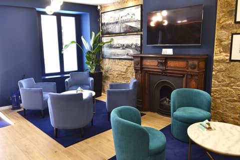 Alda Galería Coruña, Reception