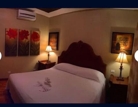 Hotel Royal Blue & Golf Cart Rental, Room