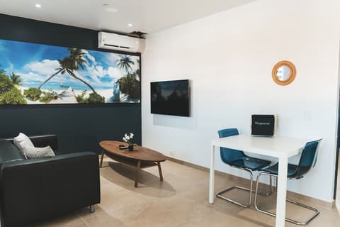 Gray Door Apartments - Adults Only, Room