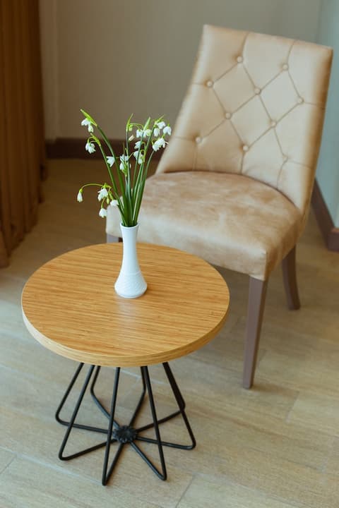 New Wave Hotel, Room