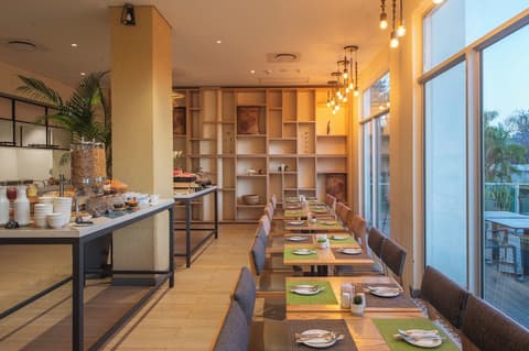Holiday Inn Lusaka by IHG, Restaurant
