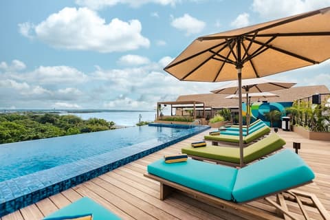 MAMAKA by Ovolo, Infinity pool