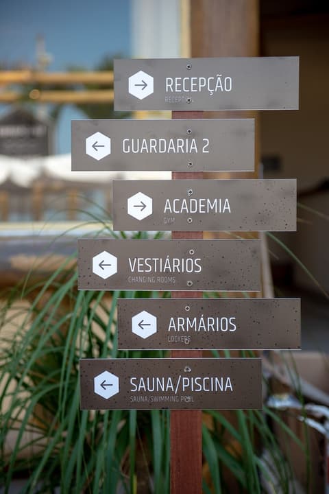 LONGBOARD PARADISE SURF CLUB, Interior entrance